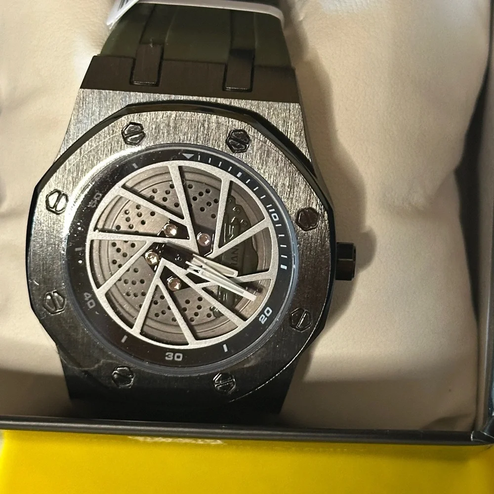 NIB Invicta Speedway Rim Men's Watch.  Retail $259.0